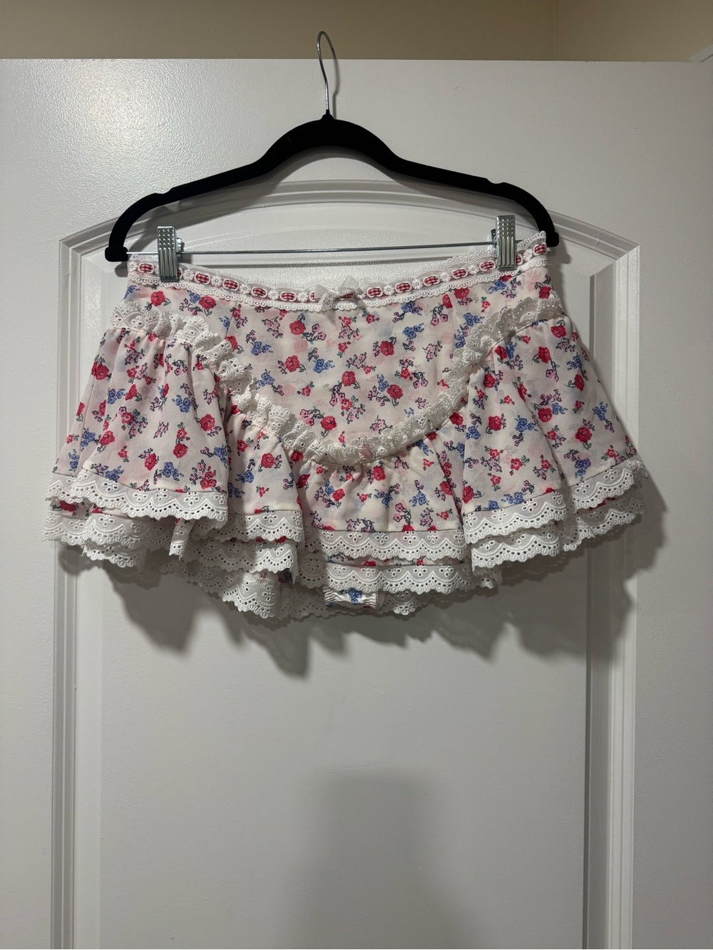 For Love And Lemons Ditsy Day White Mini Skirt with Red and Blue Floral Print - Picture 3 of 8